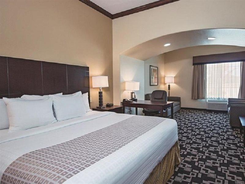La Quinta Inn And Suites Joshua Ngoại thất bức ảnh